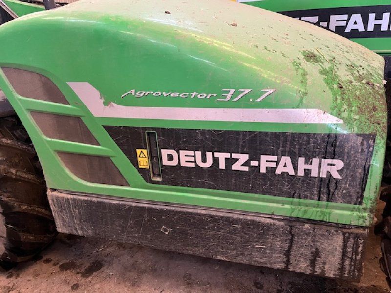 Deutz-Fahr Agrovector 37.7