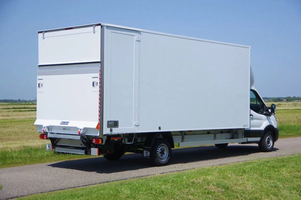 Ford Transit gesloten bakwagen 5,78 m.