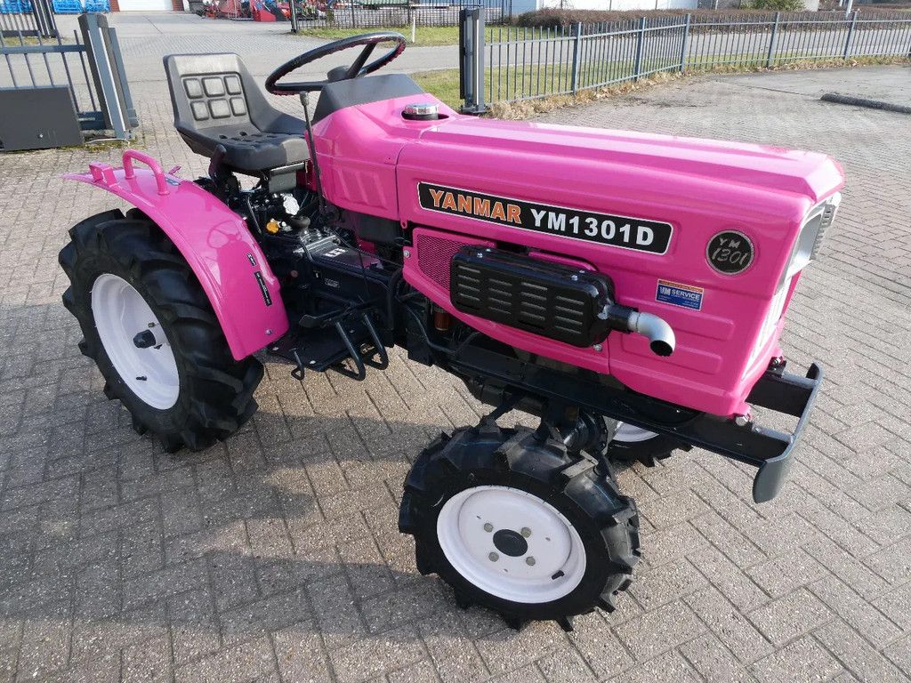 Yanmar YM1301 4wd / 339 Draaiuren / Pink Edition