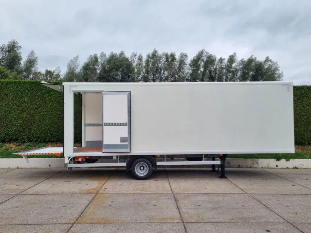 Veldhuizen 7,4-tons Gesloten oplegger 7,5 m.