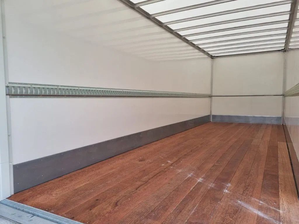 Veldhuizen 7,4-tons Gesloten oplegger 7,5 m.