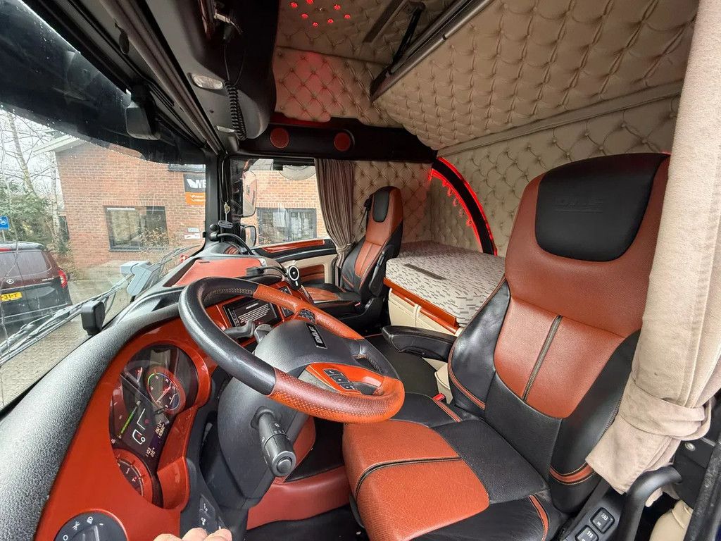 DAF XF 460 SSC 9T Vooras Hydraulic Custom interior Full air - Top condition
