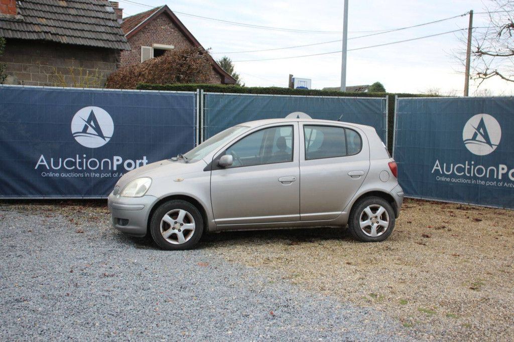 Pkw Toyota Yaris Benzin 2005 (Marge)