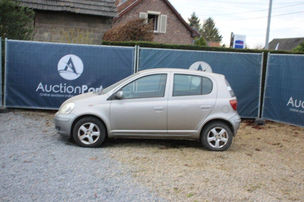 Pkw Toyota Yaris Benzin 2005 (Marge)
