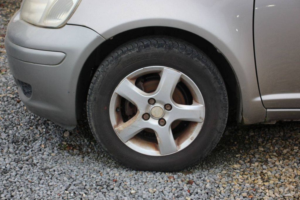 Pkw Toyota Yaris Benzin 2005 (Marge)