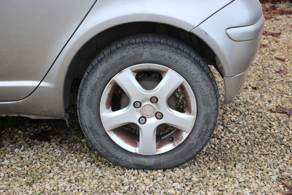 Pkw Toyota Yaris Benzin 2005 (Marge)