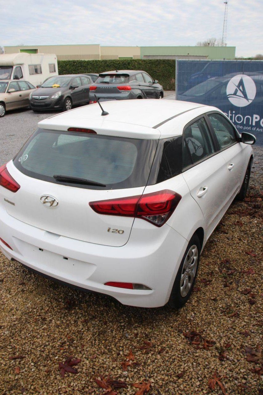 Pkw Hyundai i20 Benzin 2018 (Marge)