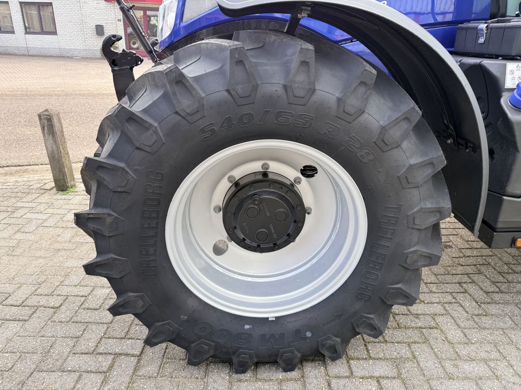 New Holland T6.180 AC Stage V Blue Power GPS