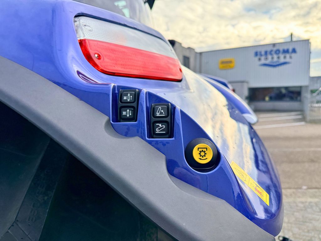 New Holland T6.180 AC Stage V Blue Power GPS