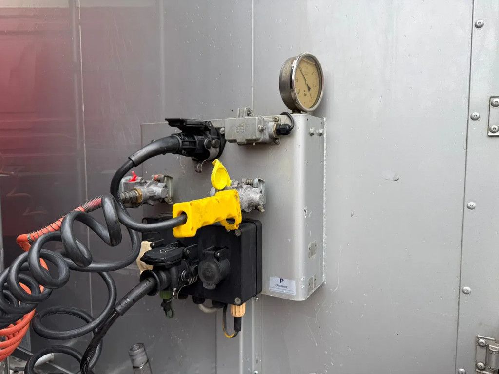 Kraker CF 200 92m3 Cargo Floor Liftas Alcoa Zilver metallic