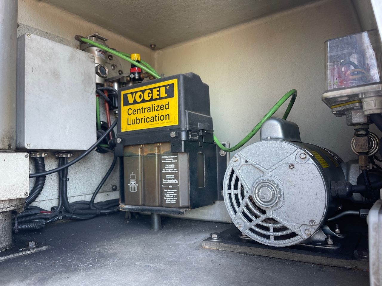 E-ONE Titan P6 HPS Crashtender Fire TRUCK