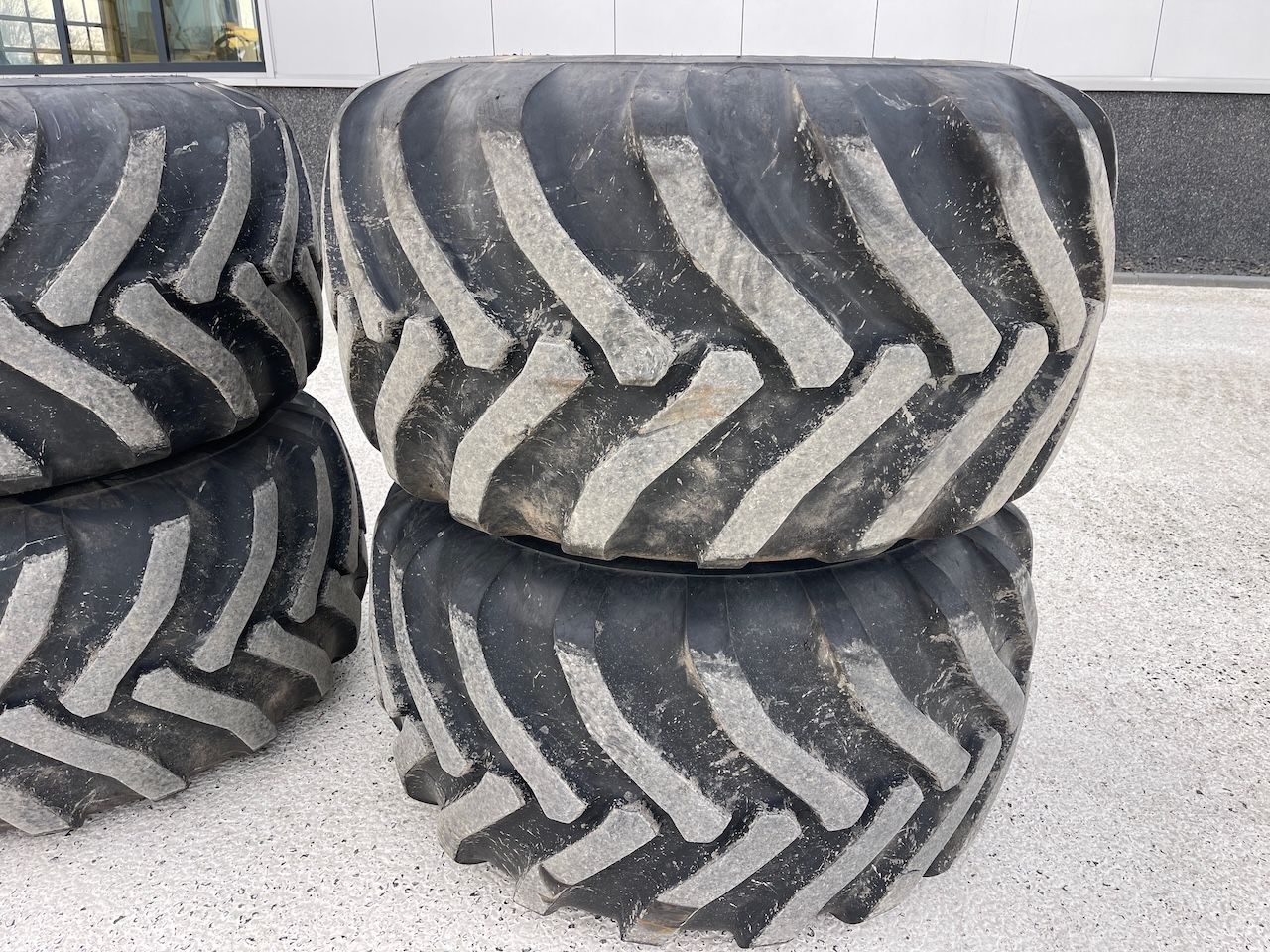 600/50R22,5 Alliance banden op 10 gaats velg