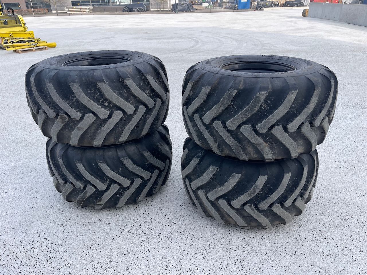 600/50R22,5 Alliance banden op 10 gaats velg