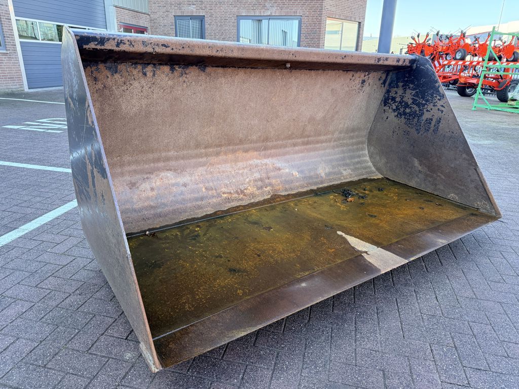 Hekamp Volumebak Manitou Aansluiting