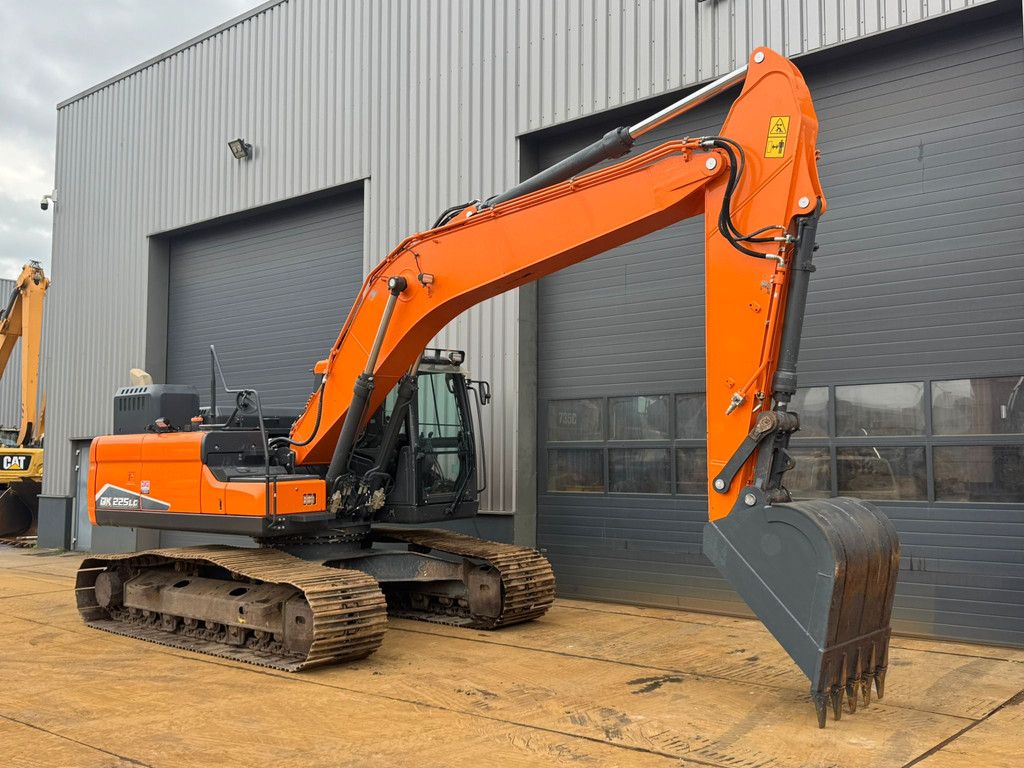 Doosan DX225LC-7