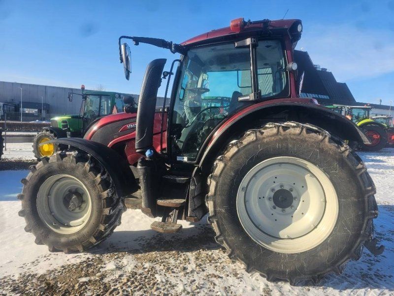 Valtra N 154