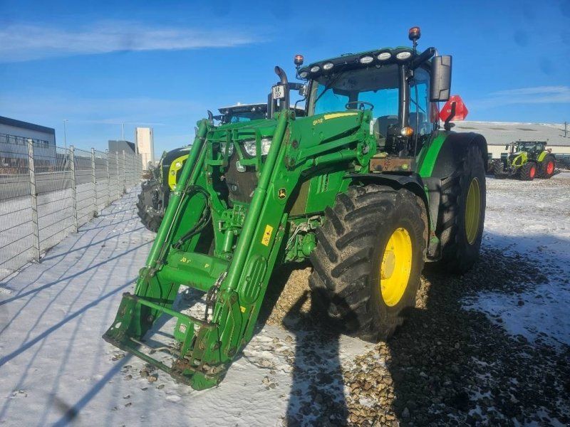 John Deere 6215 R