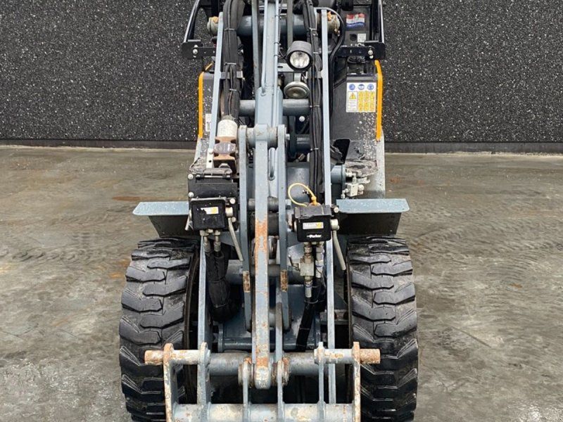 Giant D337T Med skovl og pallegafler