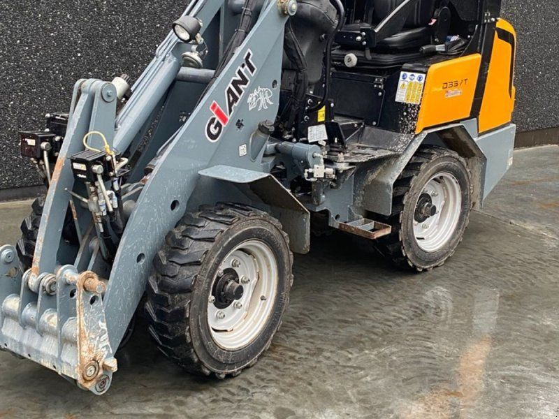 Giant D337T Med skovl og pallegafler