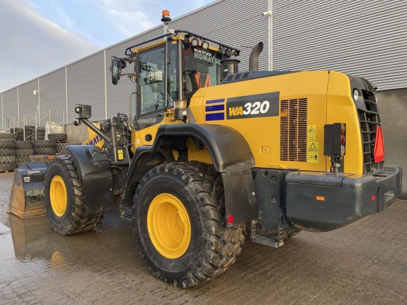 Komatsu WA320-8EO
