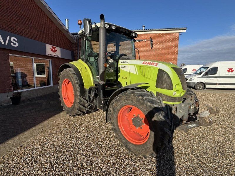 Claas AREON 620