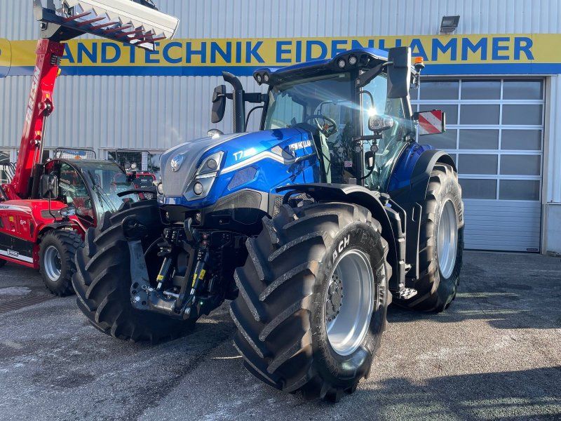 New Holland T7.225