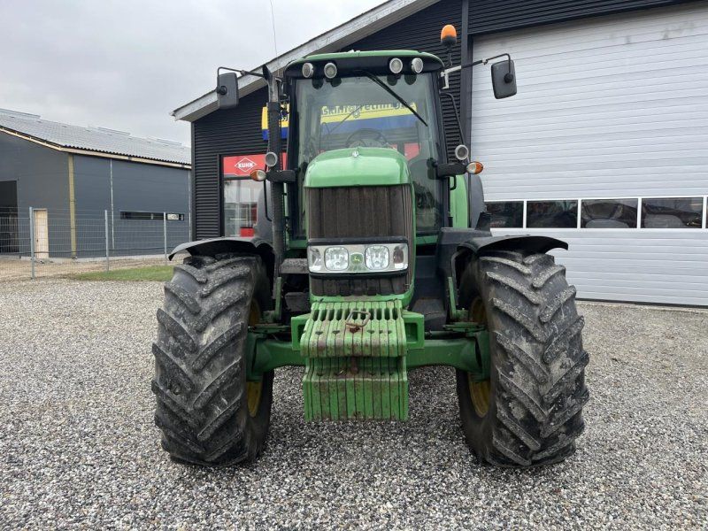 John Deere 7530