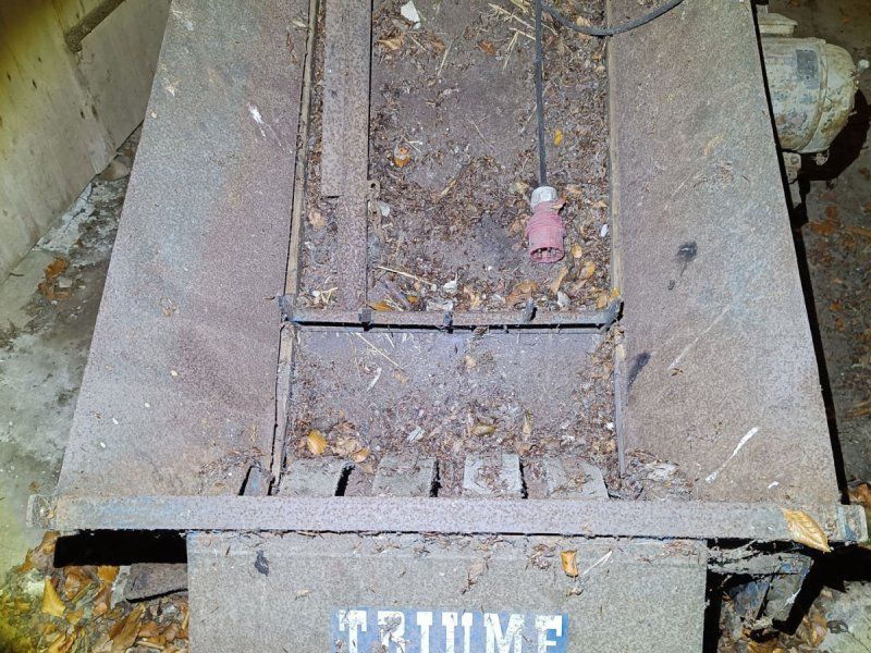 ør ca. 8 meter med fast bund