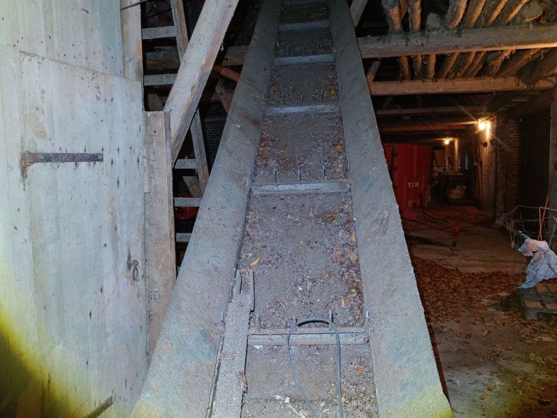 ør ca. 8 meter med fast bund