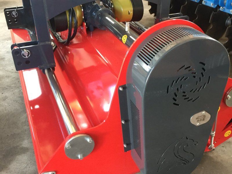 DRAGONE VP 280, Front- und Heckmulcher, 30 Hammerschlegel, leistungsstar