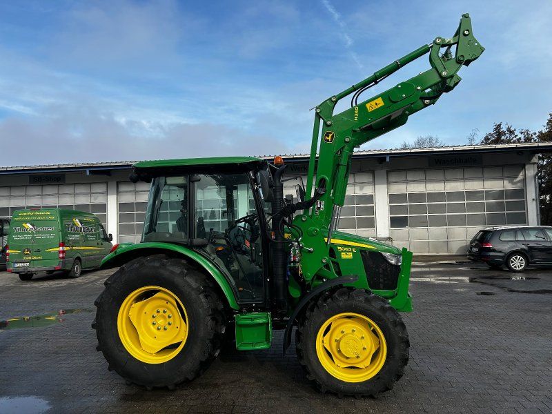 John Deere 5067 E