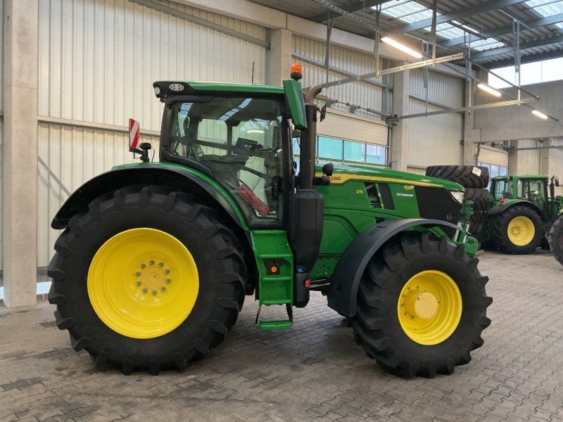 John Deere 6R 215