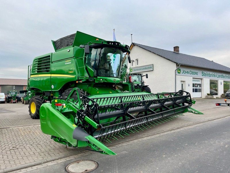 John Deere T560HM