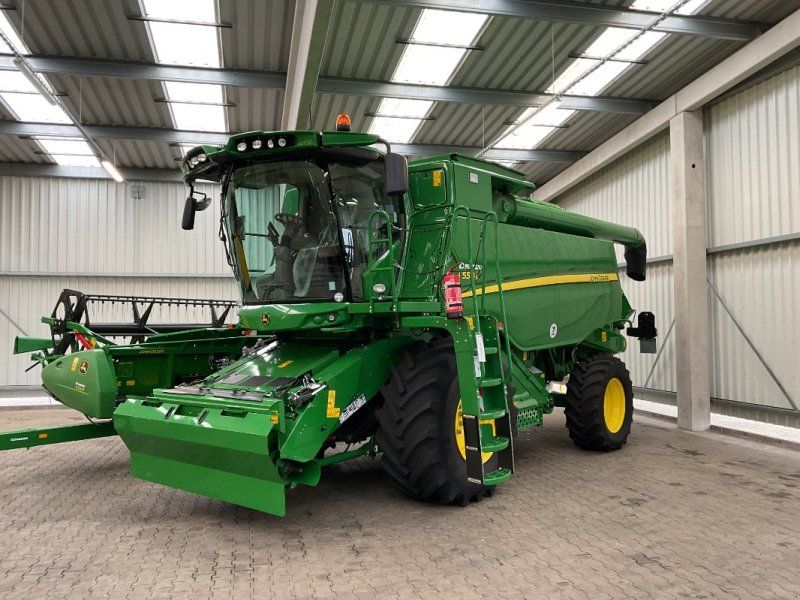 John Deere T550