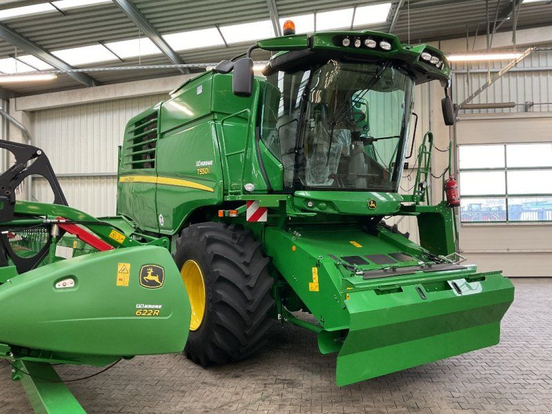John Deere T550