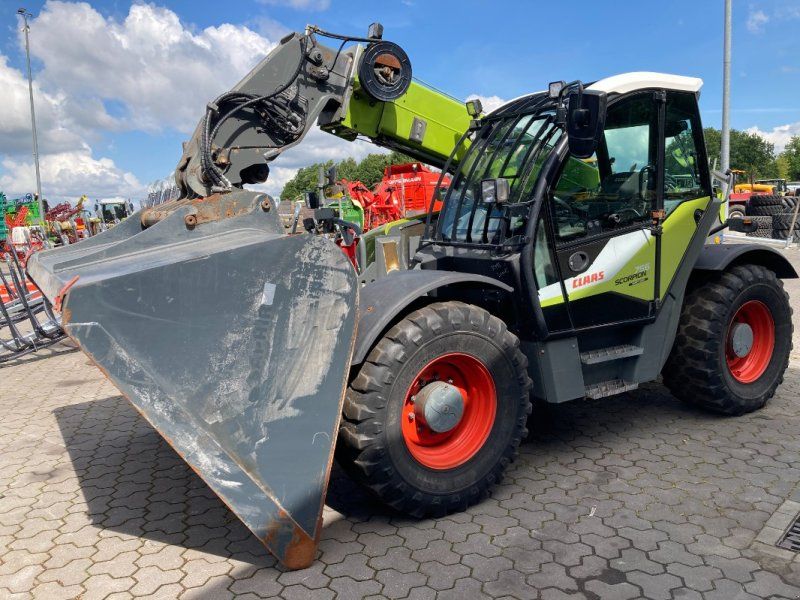 Claas Scorpion 756 Varipower