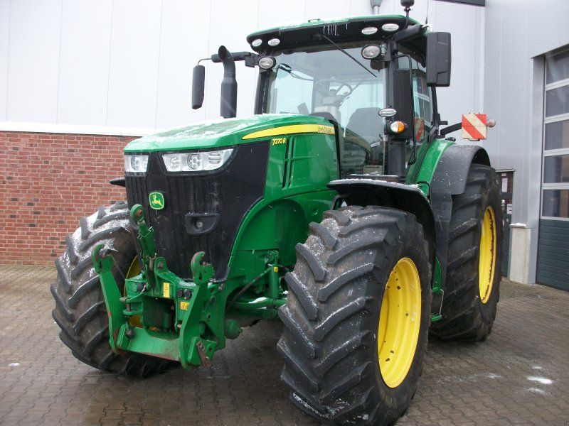 John Deere 7270R