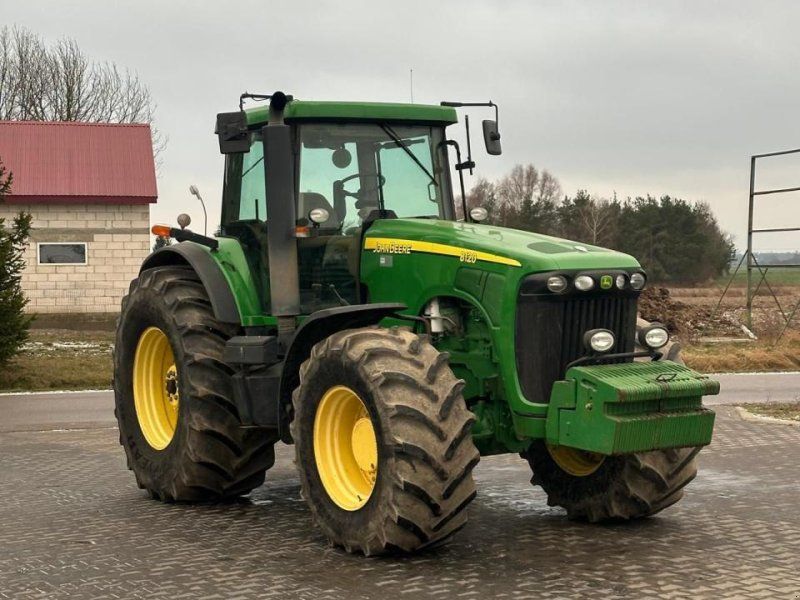 John Deere 8120