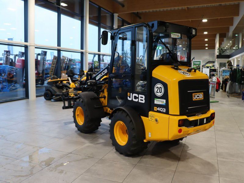 JCB 403 Agri 26PS Hoflader Symbolfotos