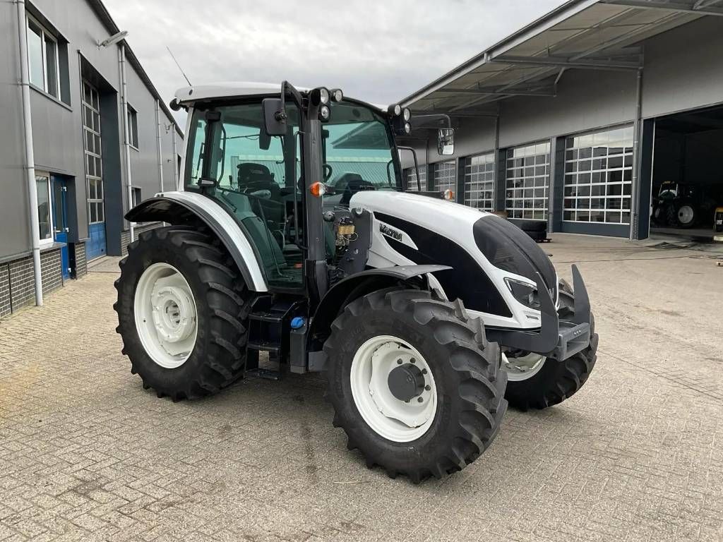Valtra A104 Hitech 4, Luchtremmen, voorladeraanbouwdelen