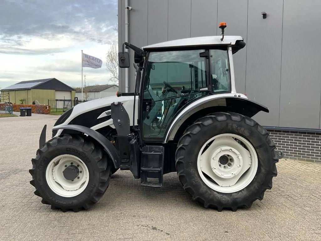 Valtra A104 Hitech 4, Luchtremmen, voorladeraanbouwdelen