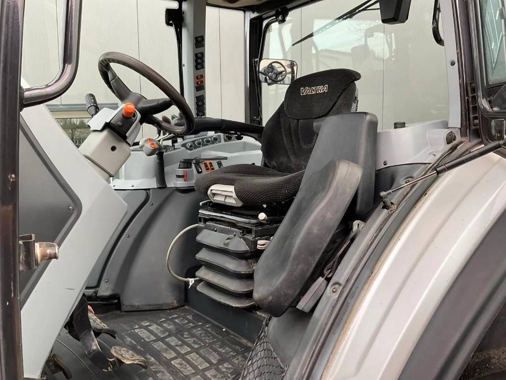 Valtra A104 Hitech 4, Luchtremmen, voorladeraanbouwdelen