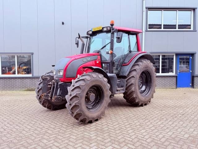 Valtra N121 Hitech 50km, geveerd, Fronthef