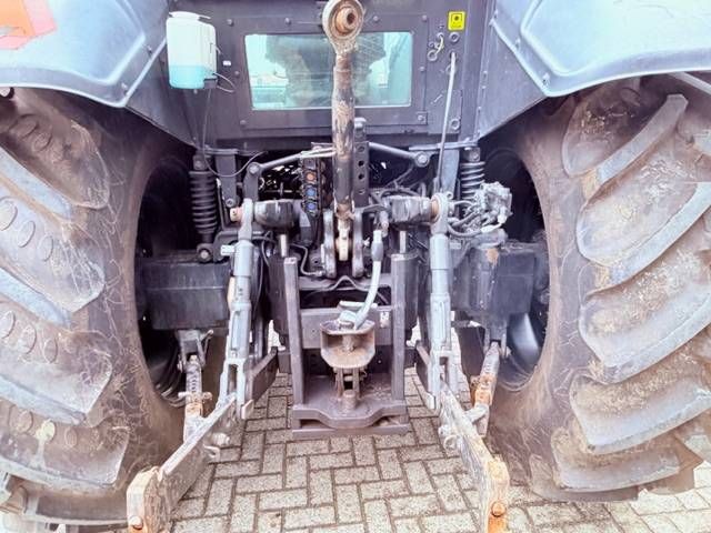 Valtra N121 Hitech 50km, geveerd, Fronthef
