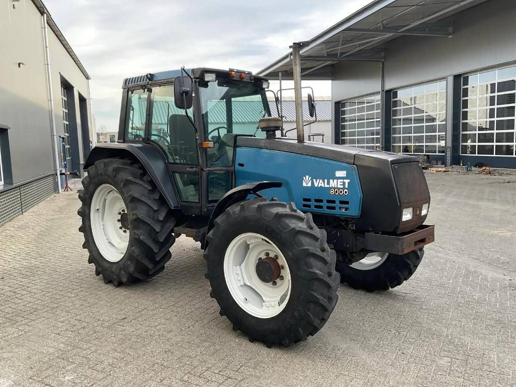 Valtra Valmet 8000
