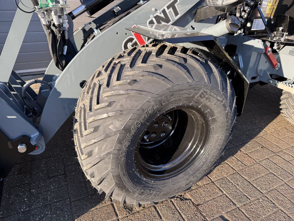 Giant G2700 X-TRA HD+ minishovel (veel opties: pro inching, LED, kogeltrekhaak enz)