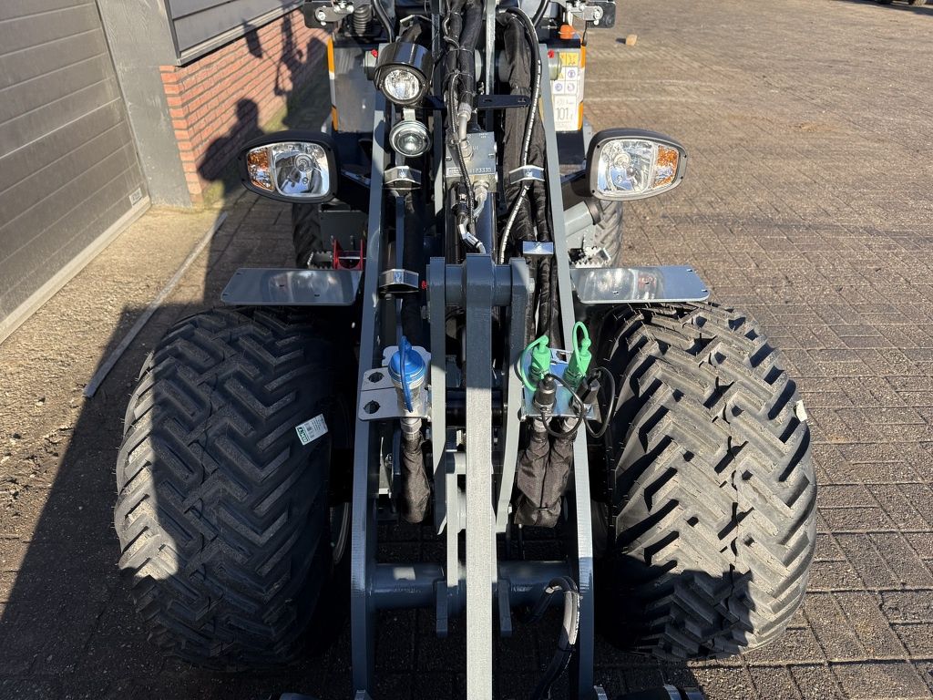 Giant G2700 X-TRA HD+ shovel / kniklader NIEUW