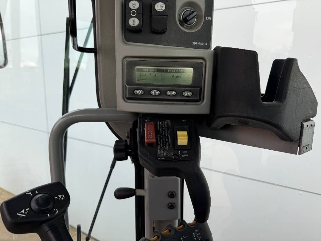 CAT 160M Series II VHP - Joystick Controls