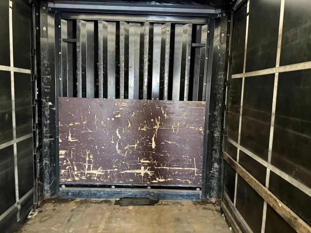 Krone SD Schuifzeilen/Schuifdak BPW 2 Opbergkist Reservewielhouder