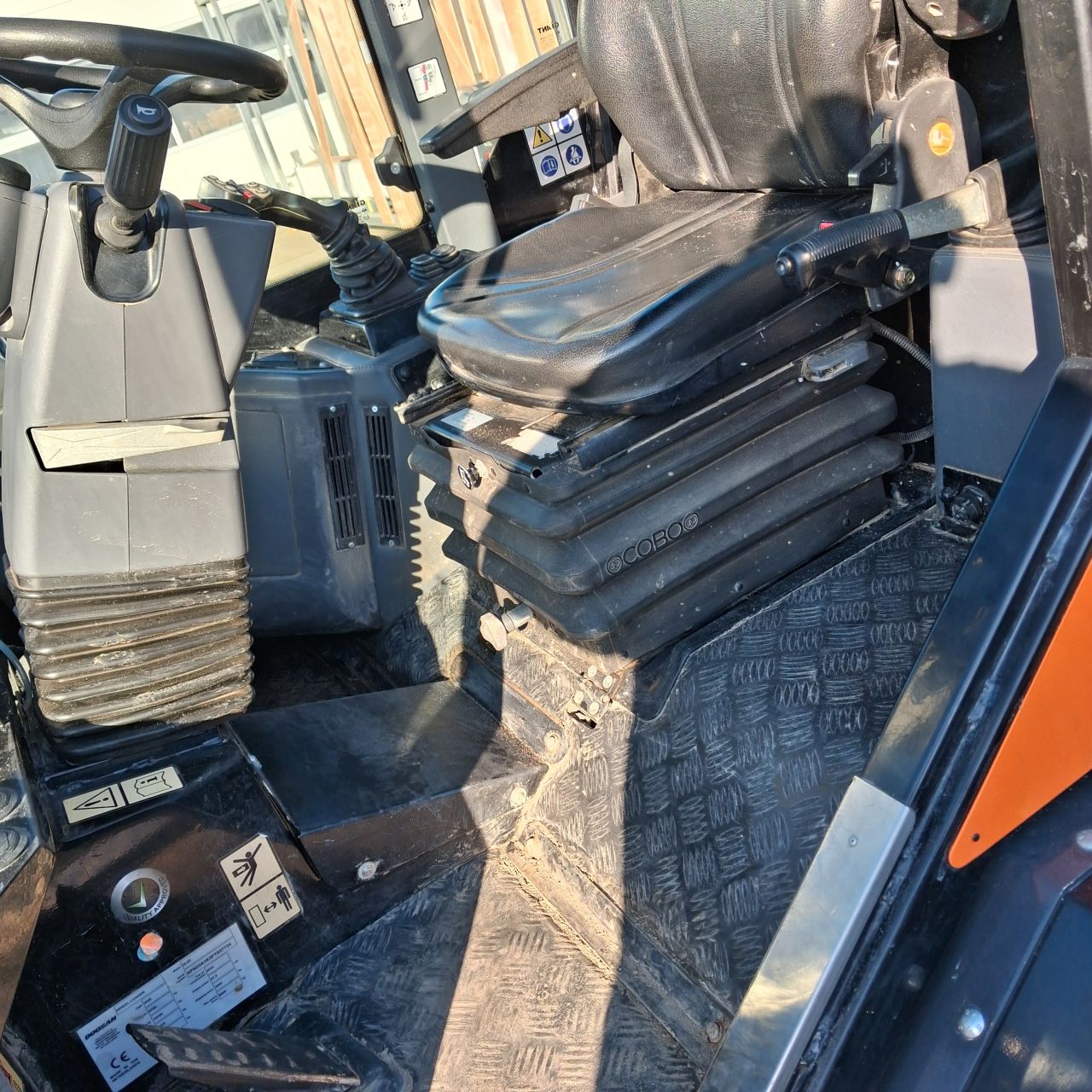 Doosan Giant DL65 Minishovel.